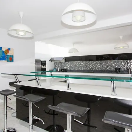 Playa Blanca Sleeps 15 Pool Air Con Wifi * Playa Blanca (Lanzarote)
