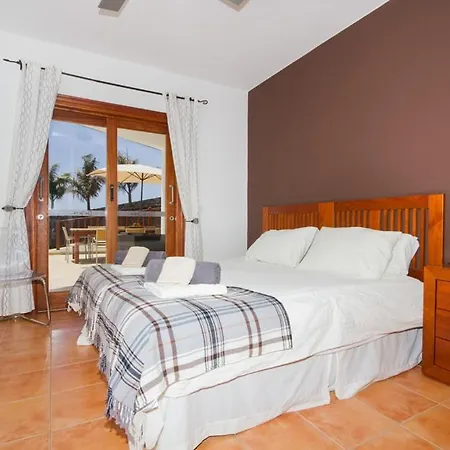 Villa Playa Blanca Sleeps 15 Pool Air Con Wifi *