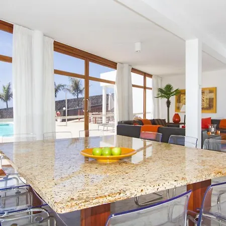 Playa Blanca Sleeps 15 Pool Air Con Wifi * Playa Blanca (Lanzarote)